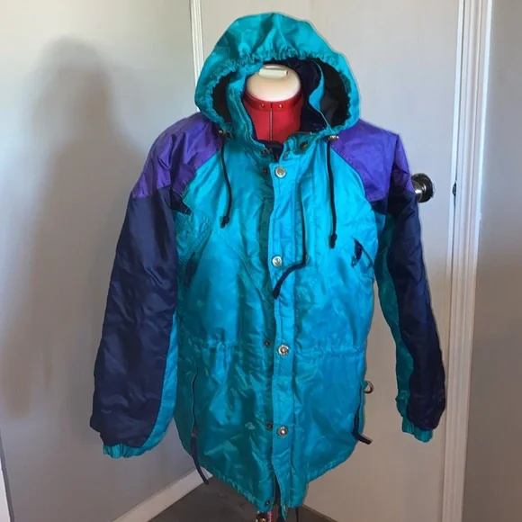 Powder Ridge, Edmonton, Technical Ski Jacket, Women’s medium - Picture 2 of 12